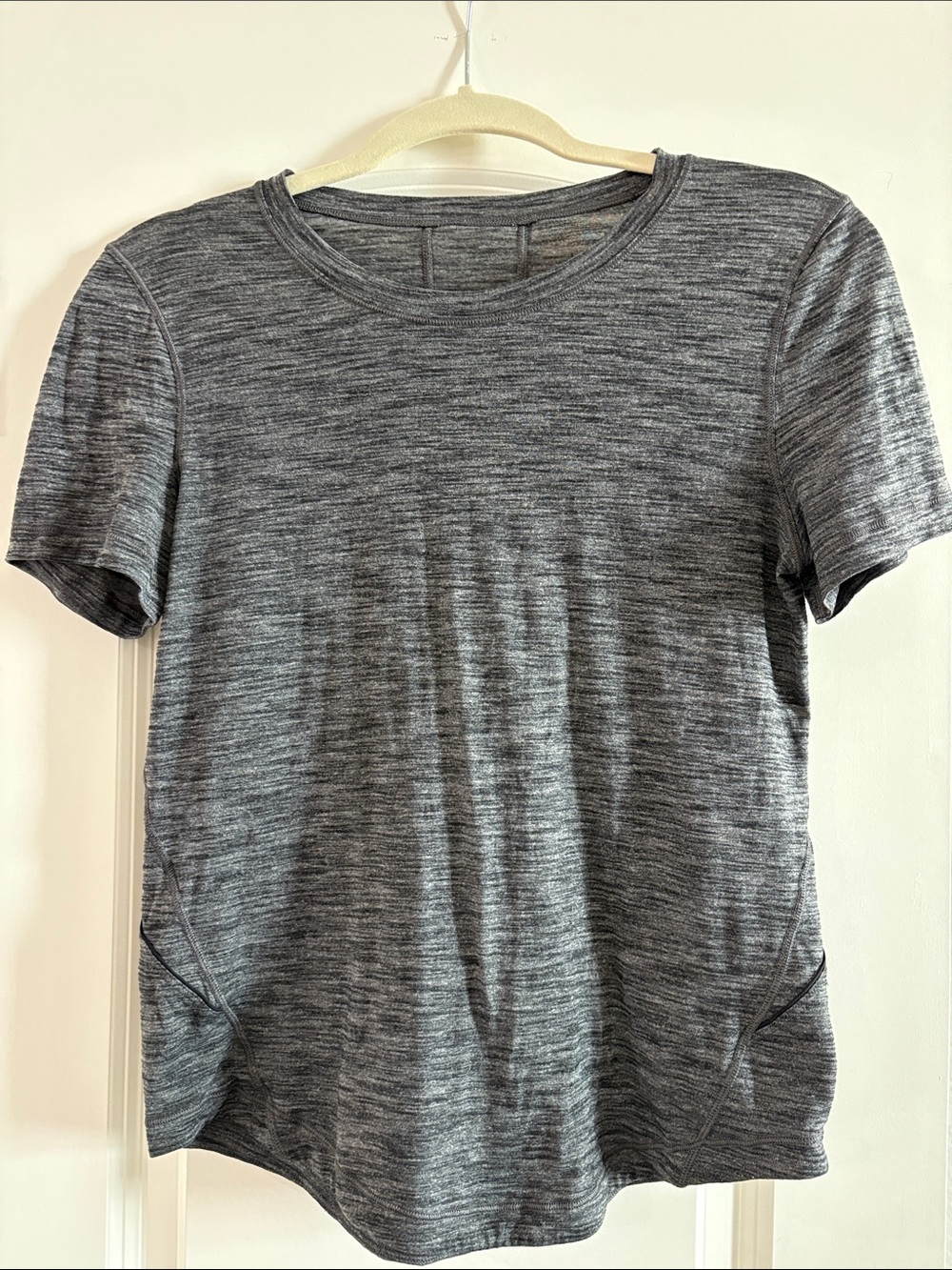 Lululemon Women’s Heather Gray Short-Sleeve Crewneck Shirt